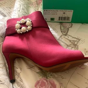 Burgundy satin boots, size 9, brand new
